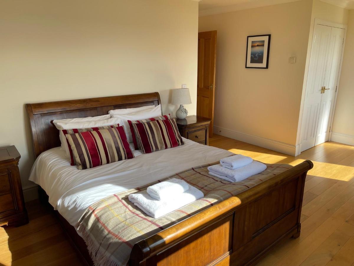 Highland Farm Cottages ดิงวอลล์ ภายนอก รูปภาพ